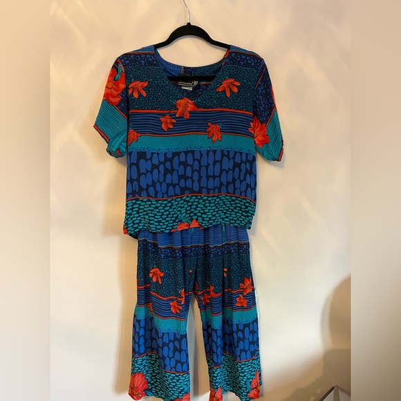 100% silk vintage 2 piece set - wide leg culottes w pockets & short sleeve top - Picture 6 of 15